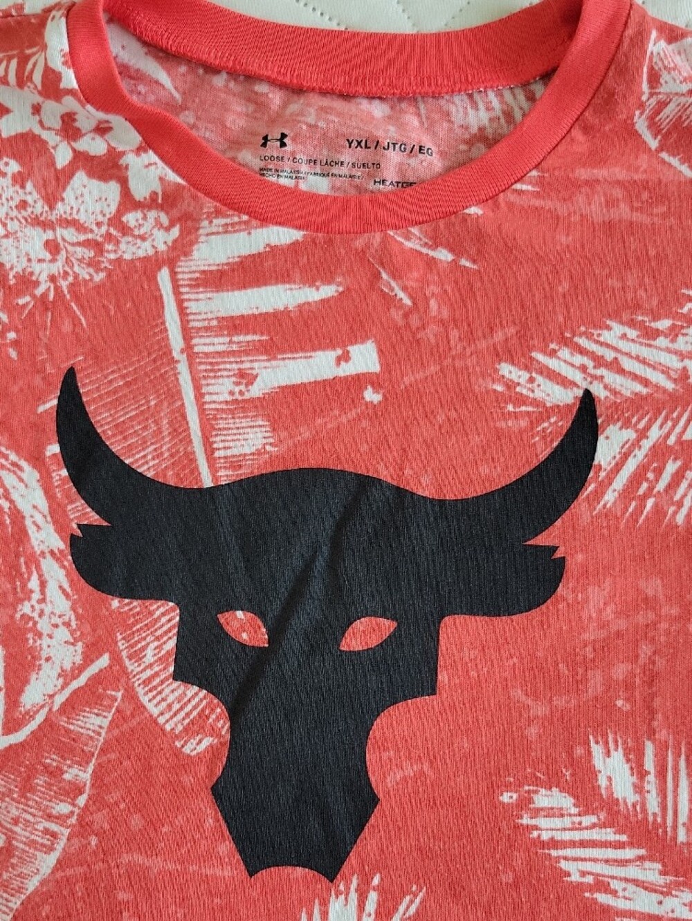 Under Armour Coral Graphic Sleeveless Tank with Black Bull Logo - Picture 2 of 5